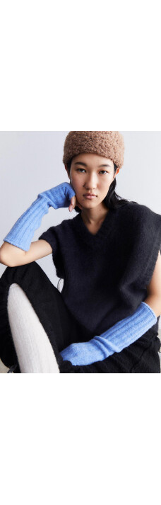 Mijikai Mittens, Dusty Blue